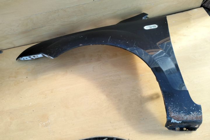 Aripa stânga Ford Focus prima generatie