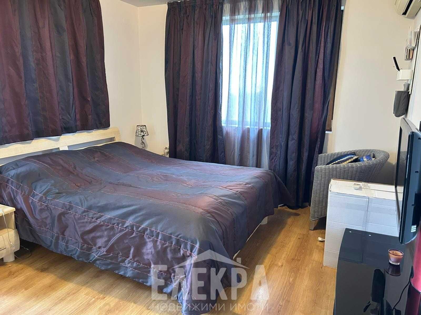 Двуетажна къща в село Аврен на 25 км от Варна.