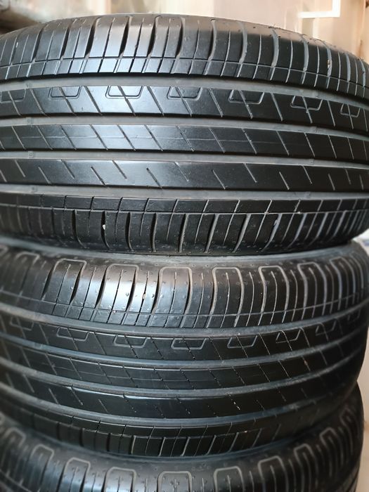 Balon Goodyear 215 55 R17 Holati Yangide Turibti