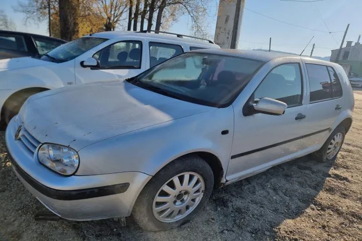 Dezmembrez VW Golf 4 motor 1.4 benzina 75cp  AHW cutie de viteze manuala dezmembrari turbina