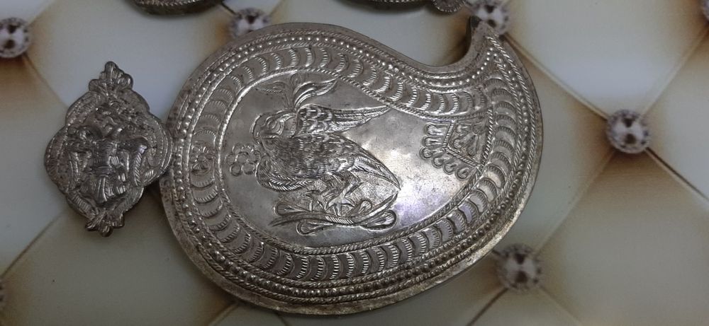 Продават се всичко на куп"стари пафти и ребърни бижута 2.50лв за 1 гра