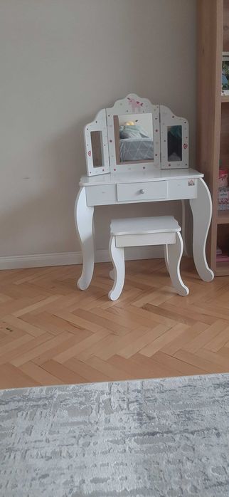 Детска дървена тоалетка