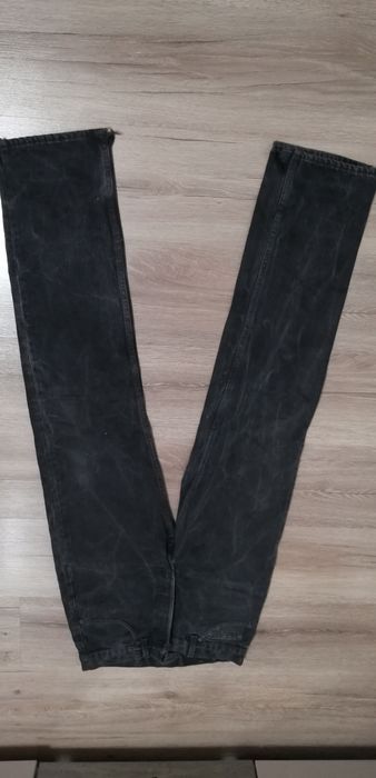 Фирменные  джинсы Levi's