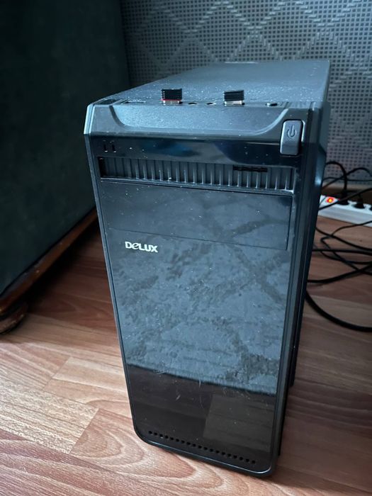 Компьютер с монитором 4 ядра, 8 потоков /8ГБ ОЗУ/HDD500 /HD 5670 1GB