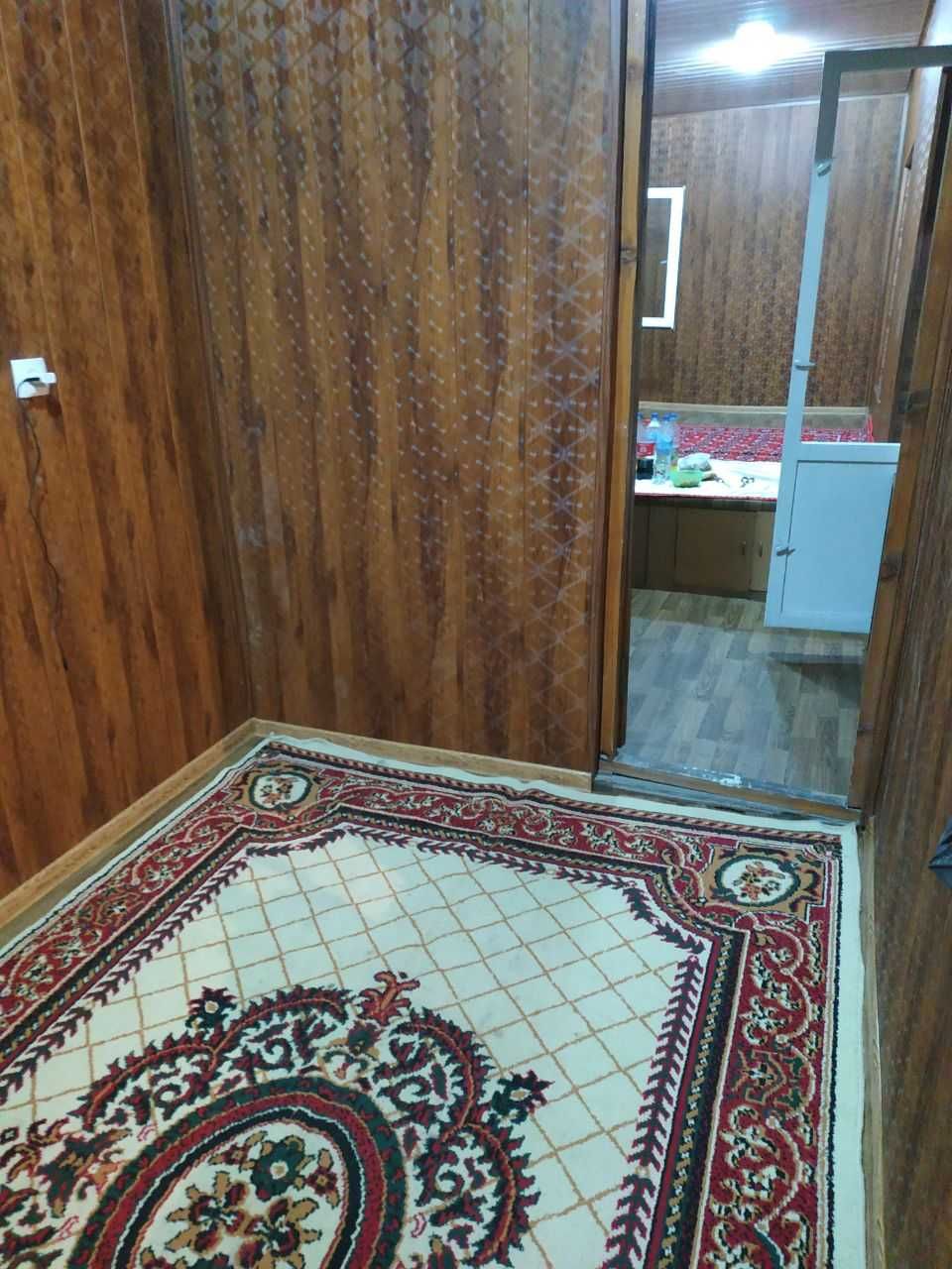 5 xonali kvartira sotiladi.