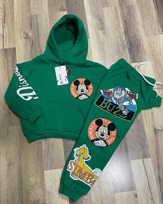 Treninguri Disney ,bumbac gros vatuit 5/6 ani