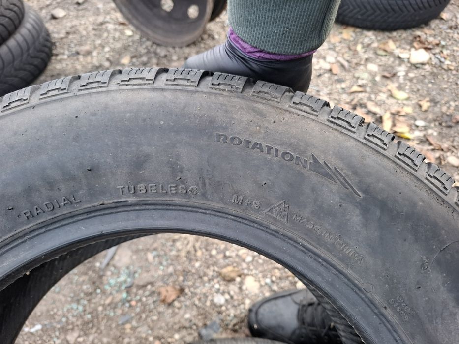 Vand 2 anvelope 185 70 14 de iarna bune