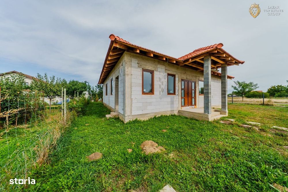 Casă de vânzare cu 3 camere in Mândruloc