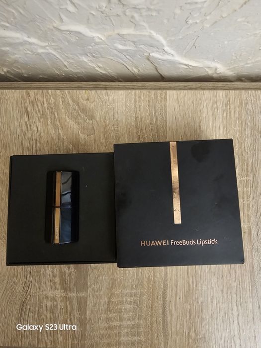 Продам наушники Huawei Lipstick в хорошем состоянии