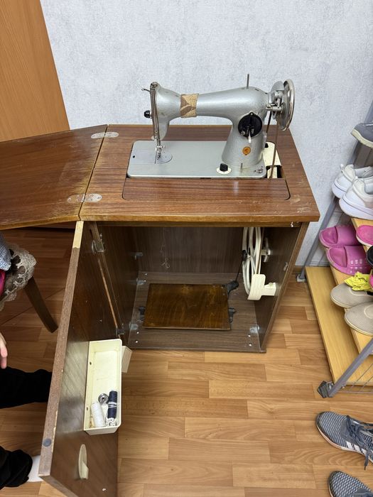Швейная машинка в хорошем состояний