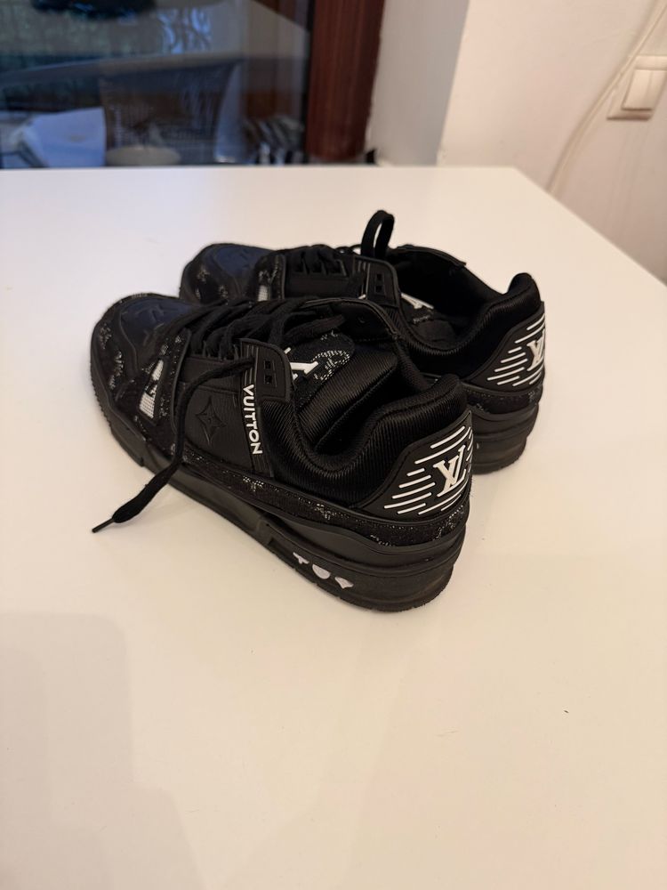 Louis Vuitton trainer sneaker full black NEGOCIABIL
