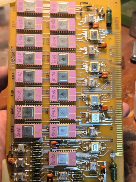 Радиодетали , платы , микросхемы