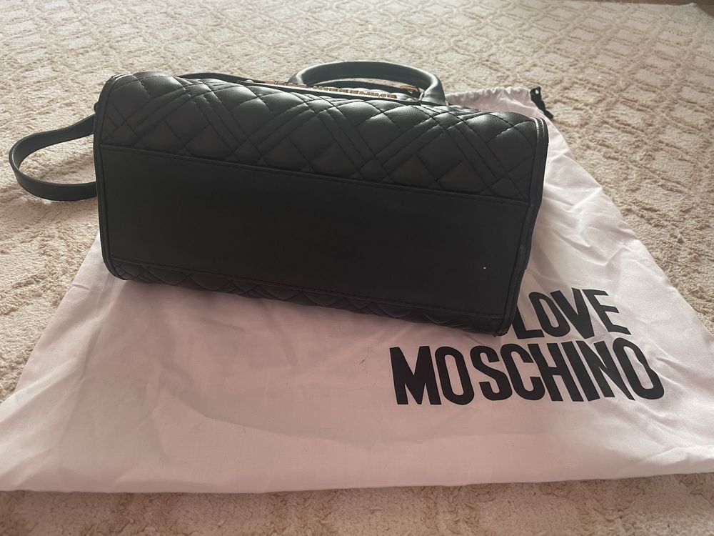 Дамска чанта LOVE MOSCHINO