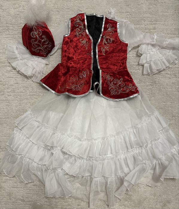 Национальный костюм, на 6-9 лет с головным убором.