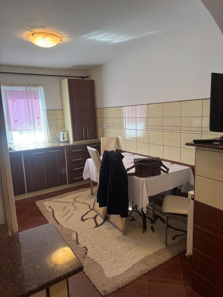Inchiriez Apartament 3 Camere, 70mp In Onesti, Strada Sintezei