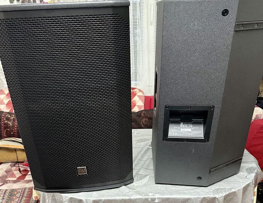 Продавам нови тонколони марка Electro-Voice серията EKX15