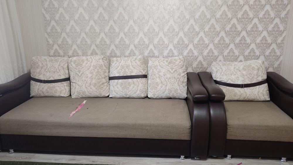 Отдам даром  диван