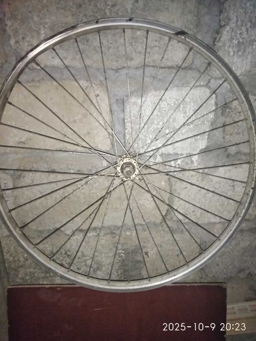 Продаётся диски от велосипеда багажник и крылья R 28