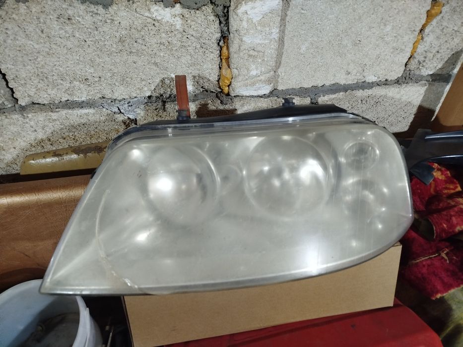 Продам фары для Шаран