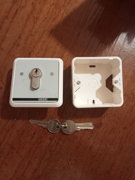 Продам замки на автоматические ворота