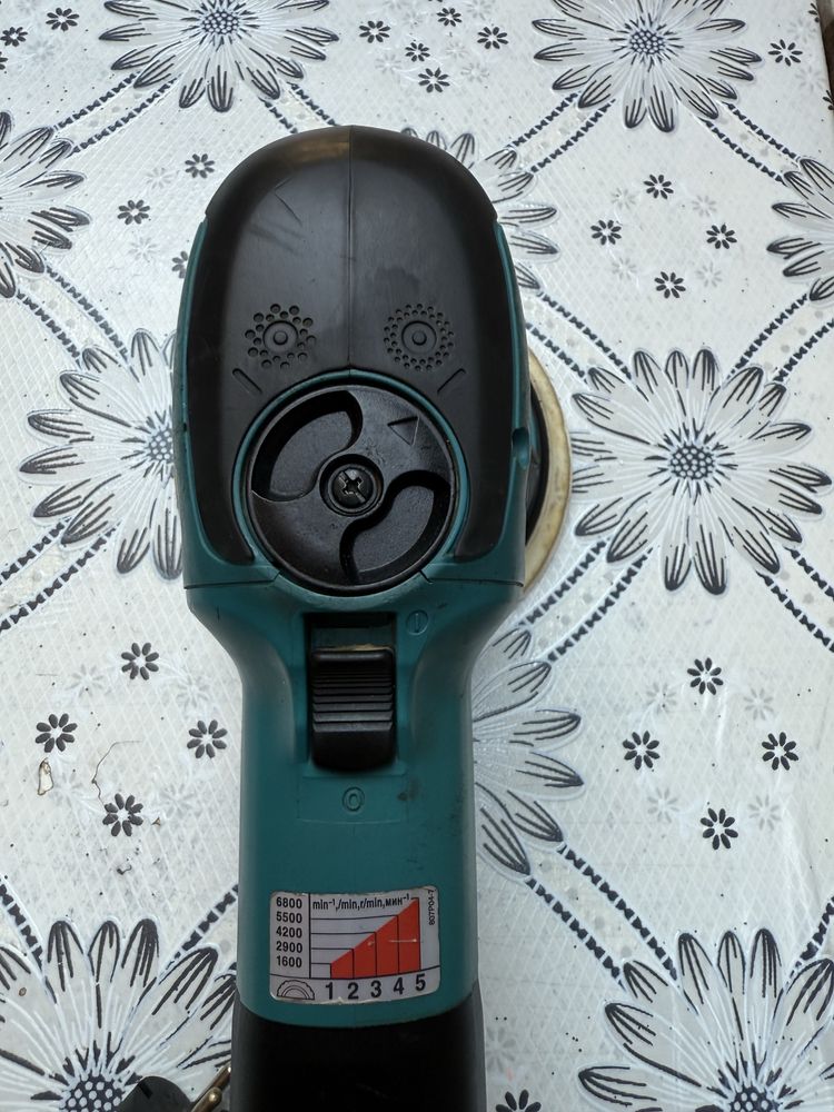 Ексцентършлайф Makita BO6050J /150 мм., 750 W/