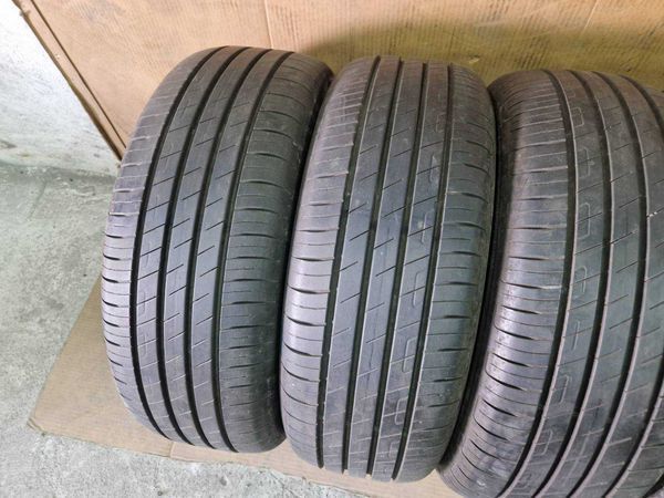 4 Goodyear R17 215/55
летни гуми DOT4720
