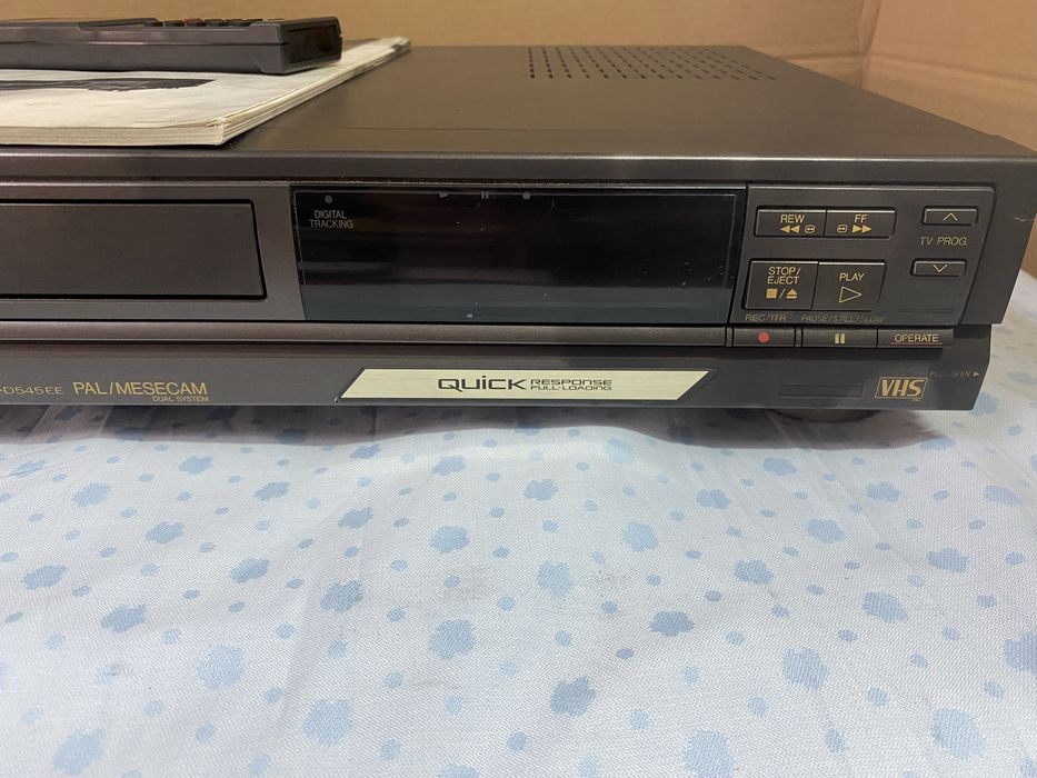 Видеокасетофон JVC