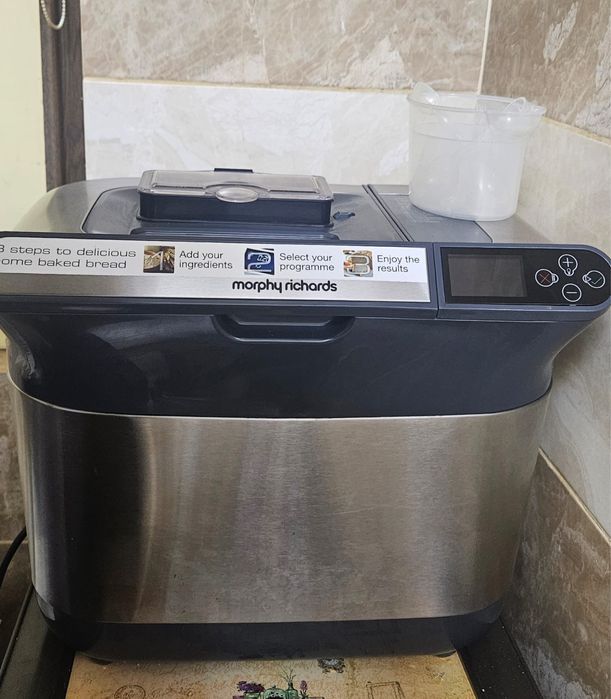 Masina de paine Morphie Richards