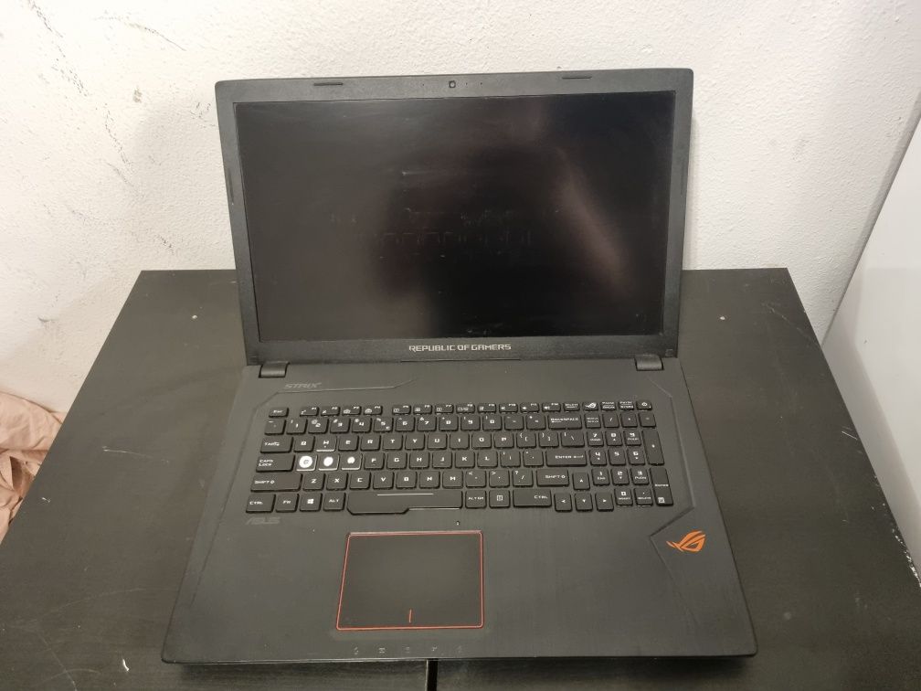 Laptop Asus  STRIX  DE PIESE