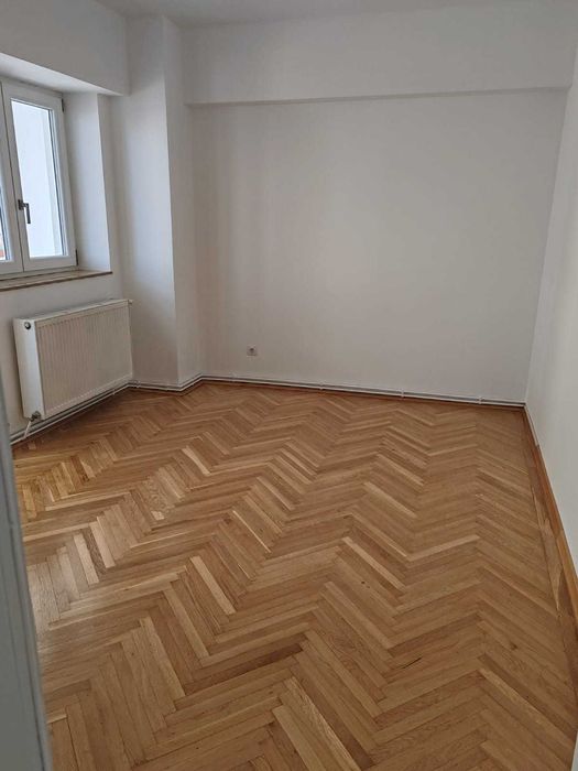 Apartament 3 camere decomandat, Calea Bucuresti-Piata Centrala-Vodaf
