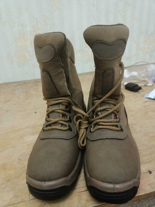 Берцы - ботинки  коричневого цвета