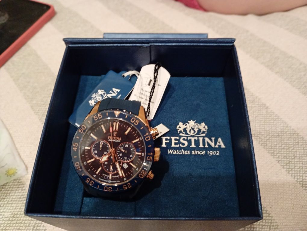 Чисто нов часовник Festina с кутия гаранционен