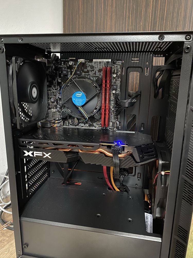 Pc gaming rx 580 , i5 6500 , 16GB DDR4 , SSD