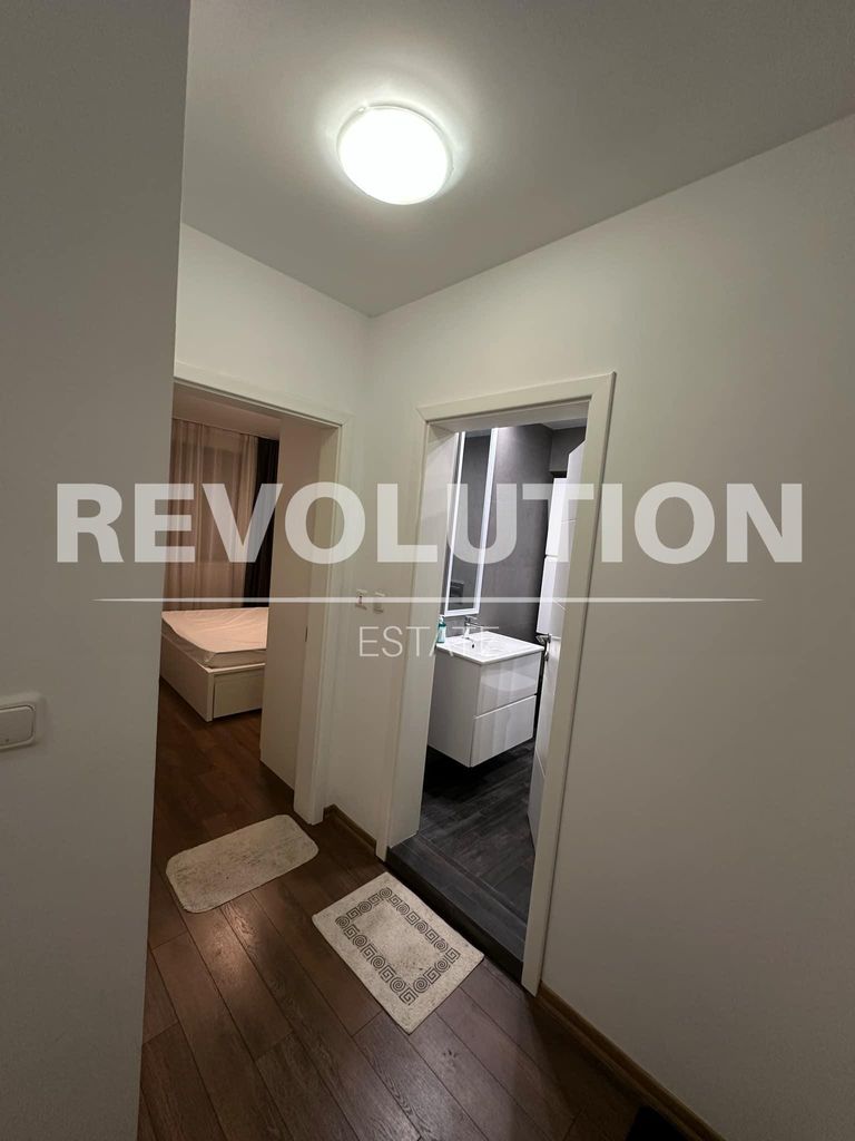 Дава се под наем Тристаен апартамент в Пловдив, Център - 115 кв.м за 1000 € - Снимка #9