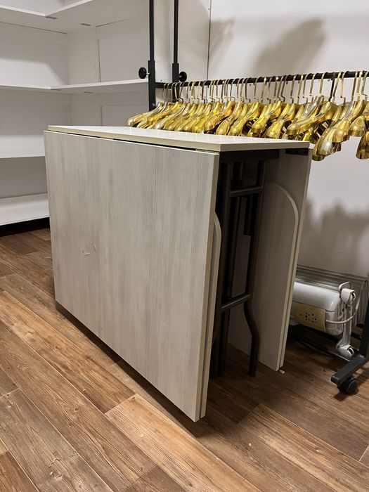 Продается стол 3 метр.