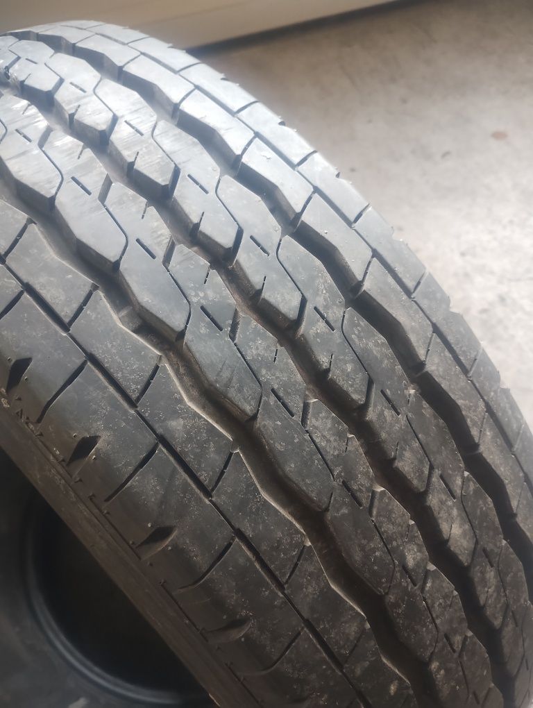 Бусови гуми 215 70 15С Faerstoune