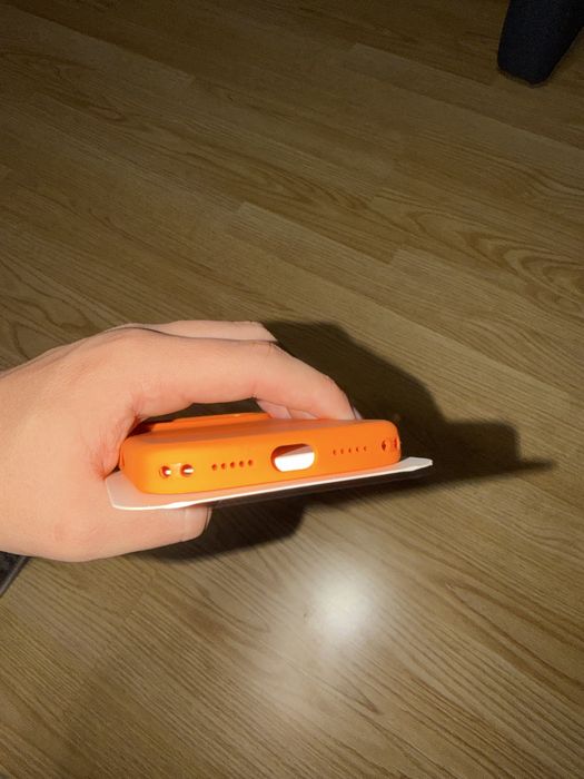 Husa iPhone 17 pro, orange