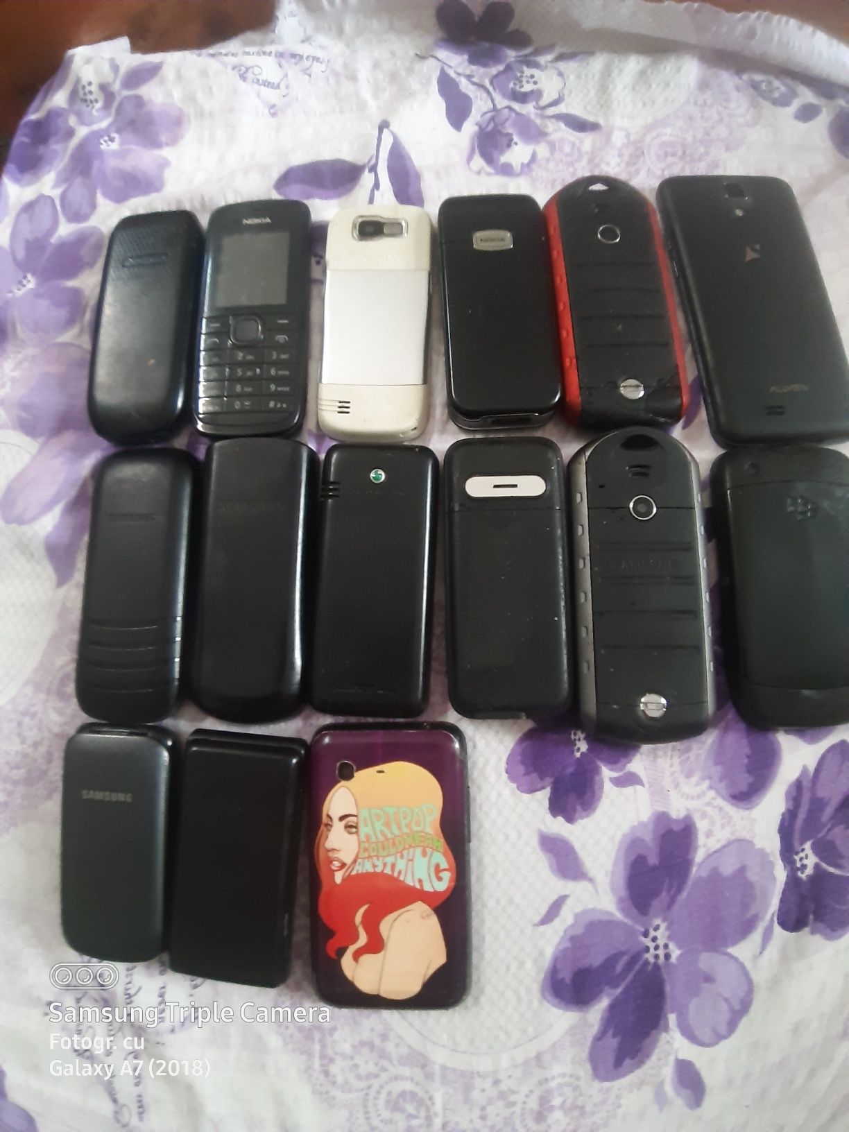 Lot 15 telefoane diferite modele
