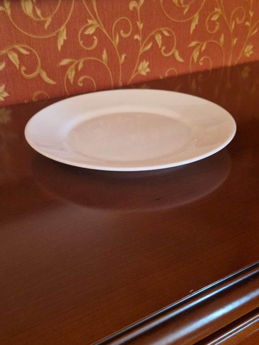 Тарелка французского бренда Arcoroc