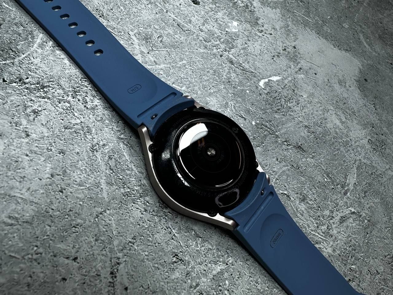 Продаю смарт-часы Samsung Galaxy Watch 5  40 мм