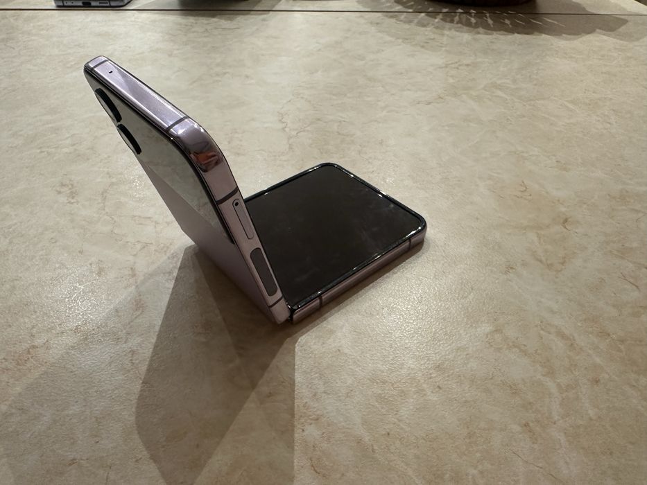 Samsung Galaxy Z Flip 4, 256GB/8RAM