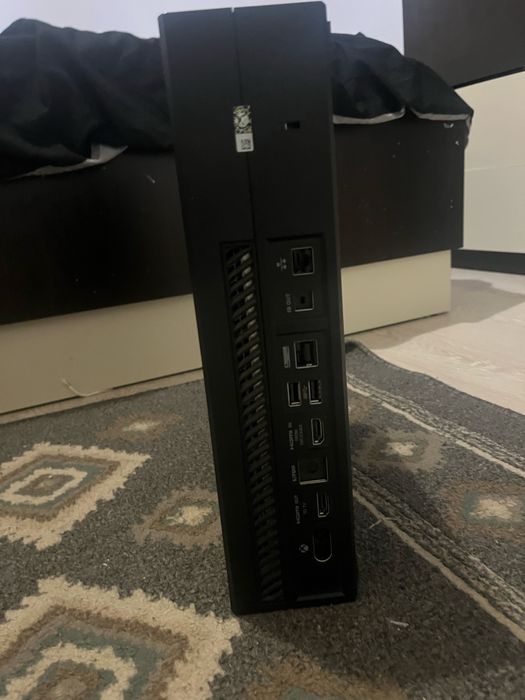 Vând 2 console Xbox One – stare bună, fără controller