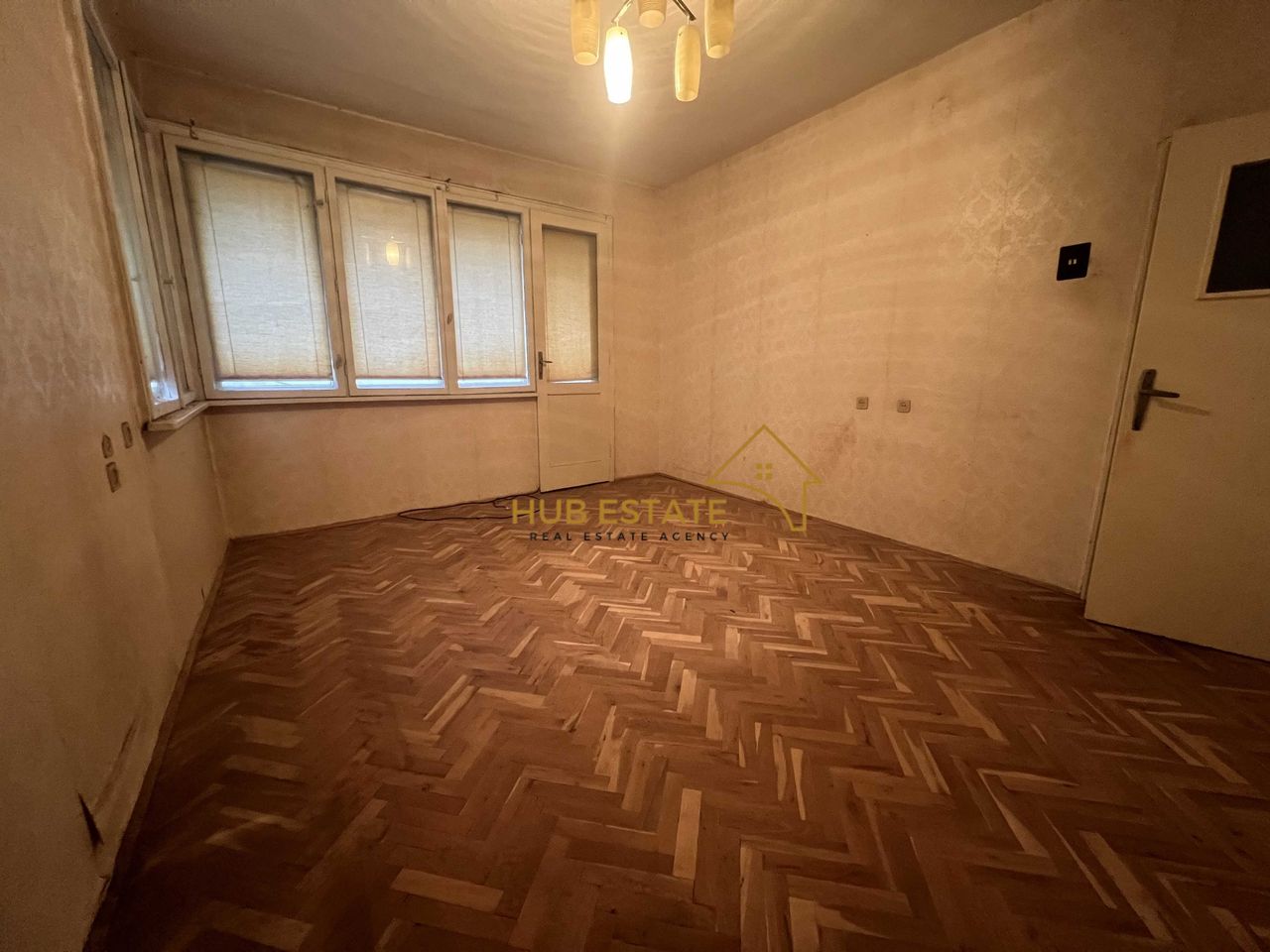 Продава се Тристаен апартамент в Добрич, Център - 78 кв.м за 1385 €/кв.м - Снимка #6