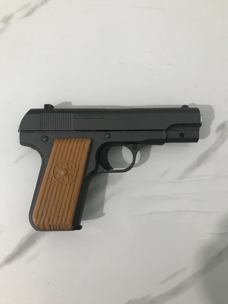 Temir pistolet uyinchoq
