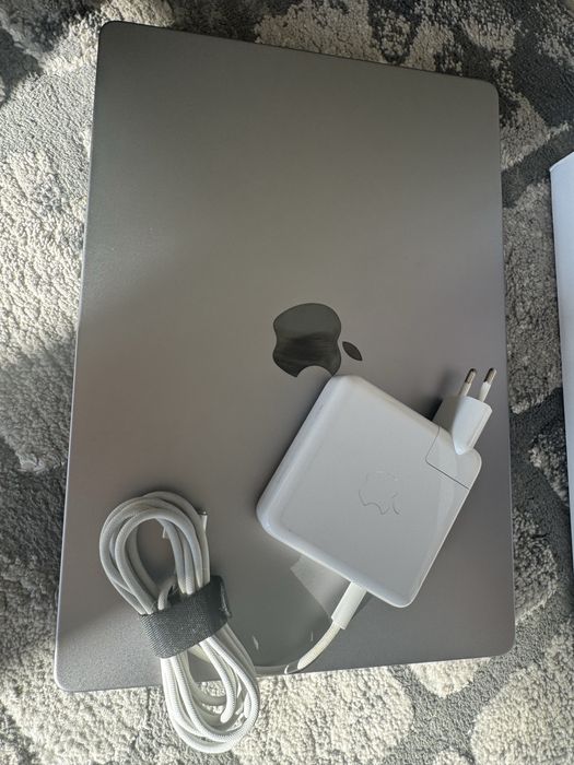 MacBook Pro 14” M1 Pro / 16GB RAM / 1TB SSD – отлично състояние