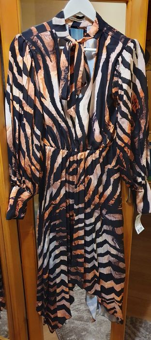 Vand rochie casual cu mânecă lunga