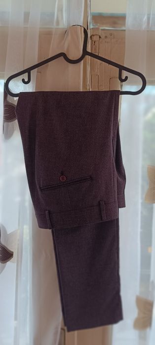 Costum bărbați Polim Pier maro – Sacou,Pantalon, Cravată și batistă