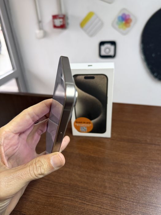 Vand Iphone 15 Pro 128Gb full box