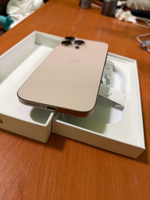 Iphone 16 pro Max 100% baterie