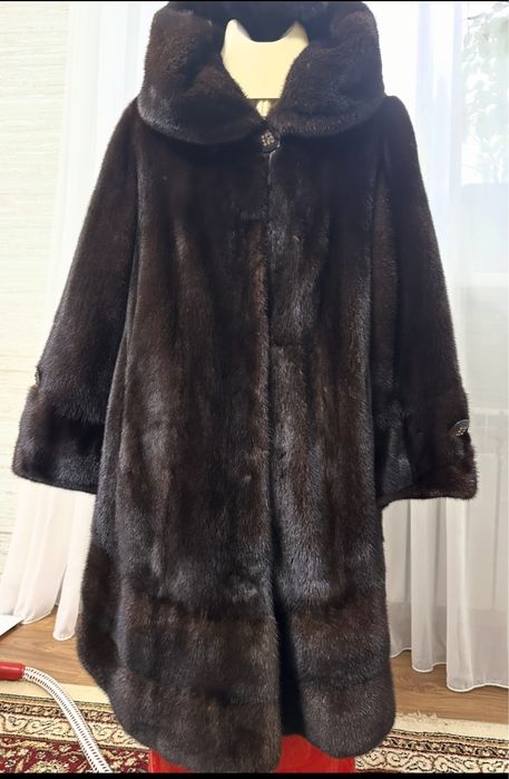 Продам норковую шубу р48-50
